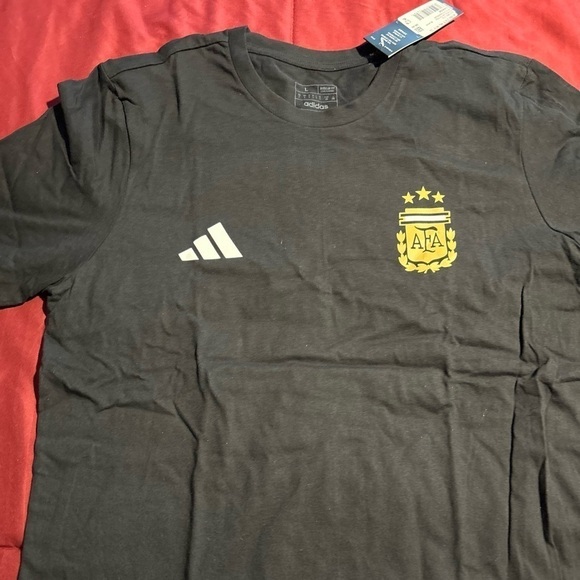 MEN'S ADIDAS ARGENTINA NATIONAL TEAM CREST SOCCER T-SHIRT - Picture 2 of 4